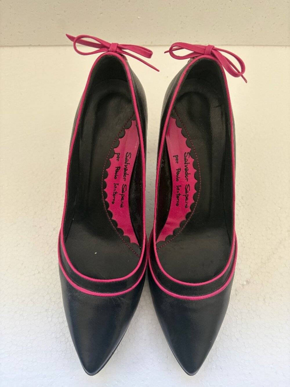 Salvador Sapena x Paolo Iantorno Black Leather Pink Trim Bow Pumps Size 39